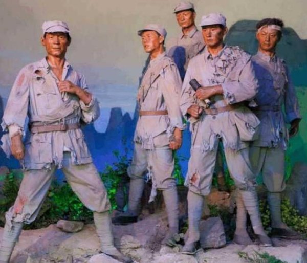 龙信金融 1986年，葛振林重回狼牙山，指着一老人：这就是我当年的救命恩人